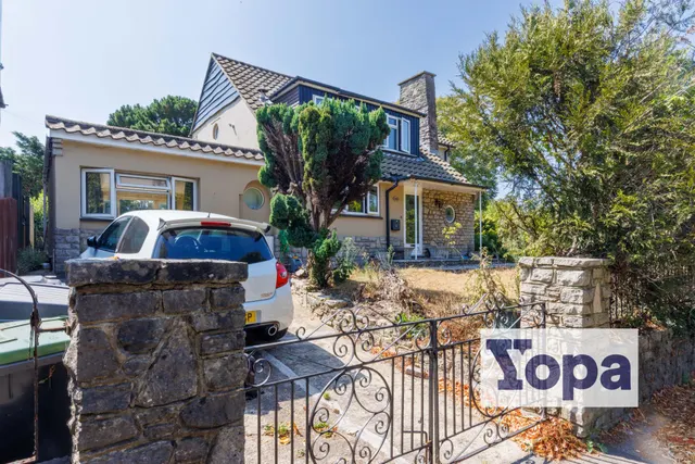 Castle Lane East, Bournemouth, BH7, photo 1
