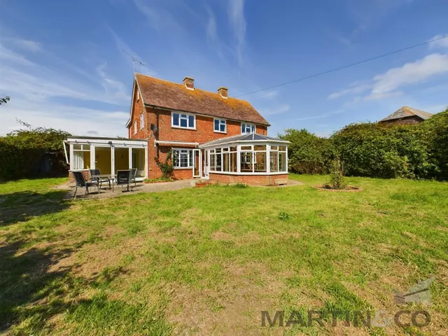 Cakeham Road, West Wittering, photo 1