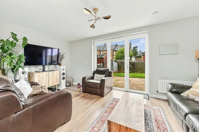 Turnstone Way, Huddersfield, HD4, photo 2
