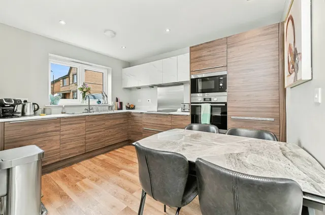 Turnstone Way, Huddersfield, HD4, photo 3