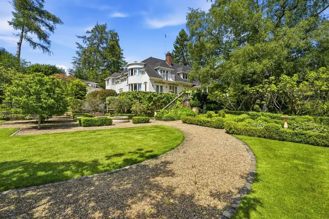 Castle Hill, Prestbury, photo 1