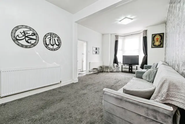 Photo 2 — Dersingham Avenue, Manor Park, London, E12