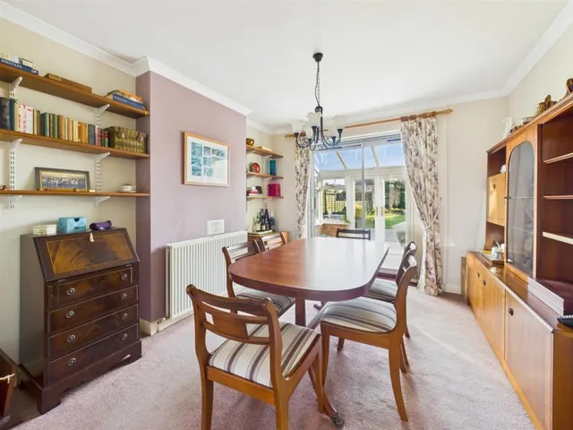 Wellsprings Road, Longlevens, photo 3