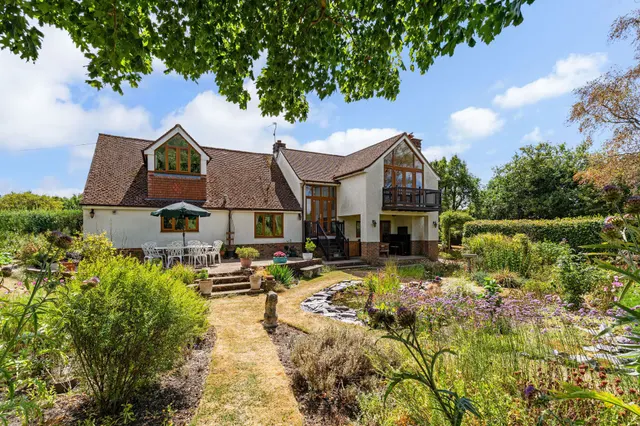 Isington Road, Isington, GU34, photo 1
