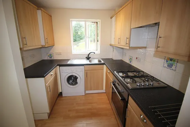 Knights Place, Redhill, RH1, photo 3