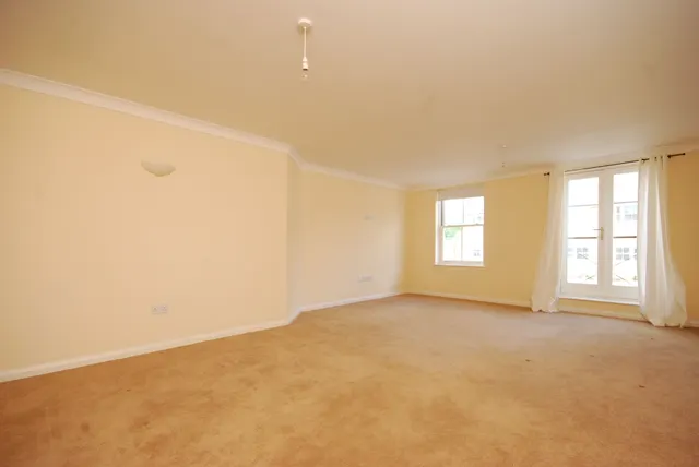 Photo 2 — Flat 8, 1-14 Bass Mews, East Dulwich