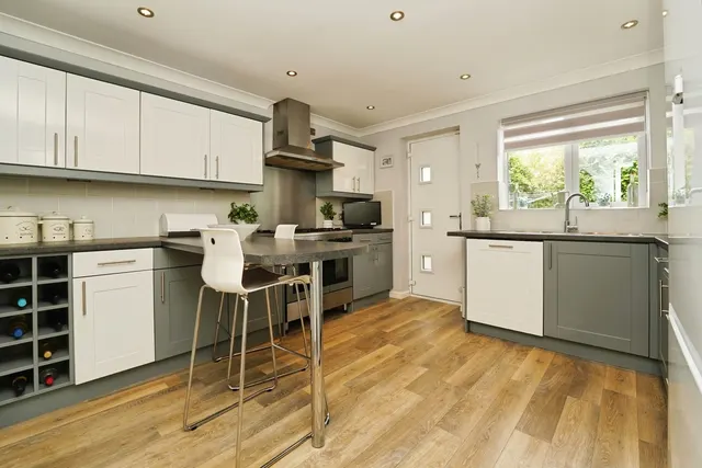 Beach Close, Evesham, WR11, photo 2