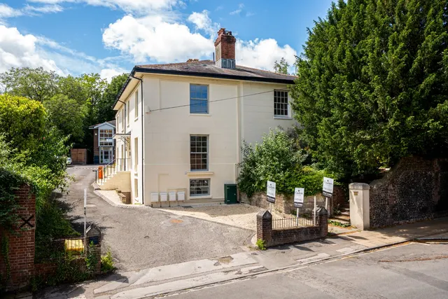 Upper High Street, Winchester, SO23, photo 1