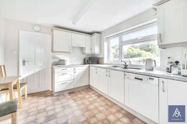 Evenley Road, Mixbury, NN13, photo 3