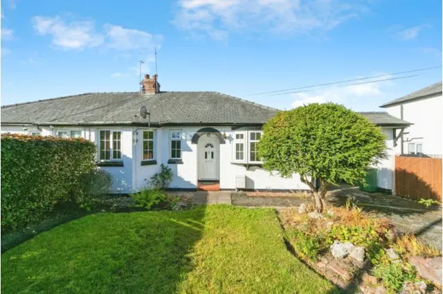 Burton Road, Neston, CH64, photo 1