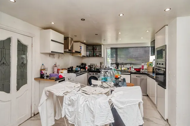 Oak Crescent, Walsall, WS3, photo 3