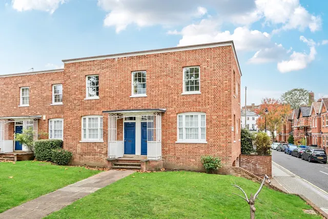 Grove Lane, SE5, photo 1