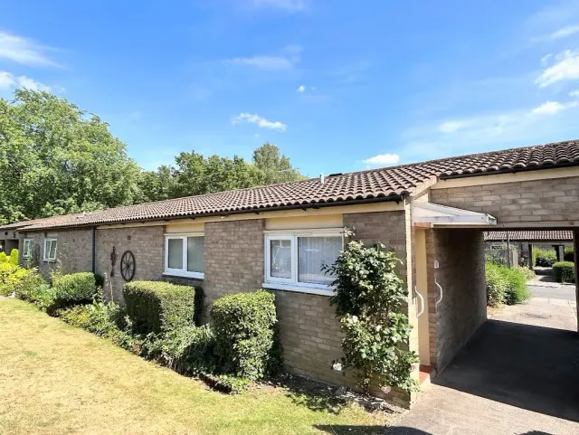 Buckthorn, Stacey Bushes, Milton Keynes, Buckinghamshire, MK12 6HL, photo 1
