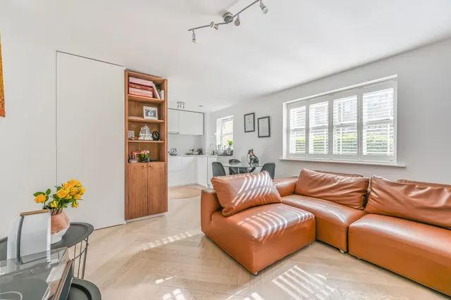 Photo 2 — 30 Stott Close, London
