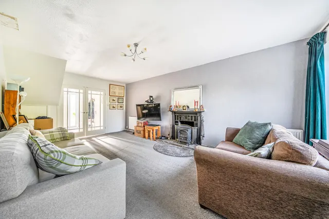 Rectory Way, Ickenham, UB10, photo 2