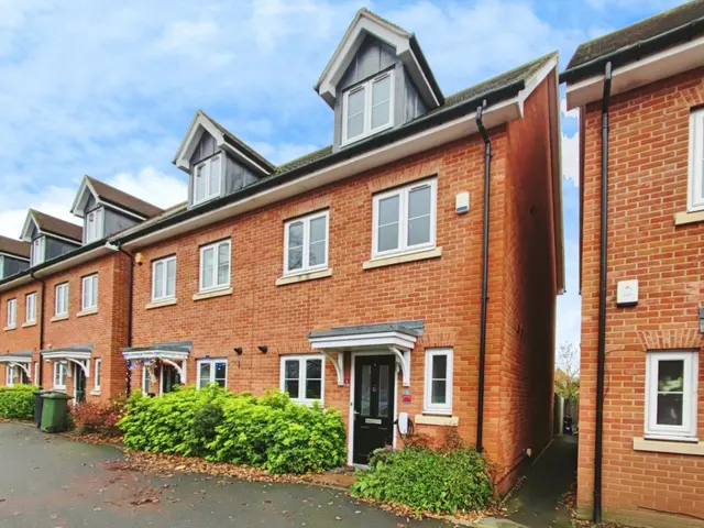 Meyers Close, Slough, photo 1