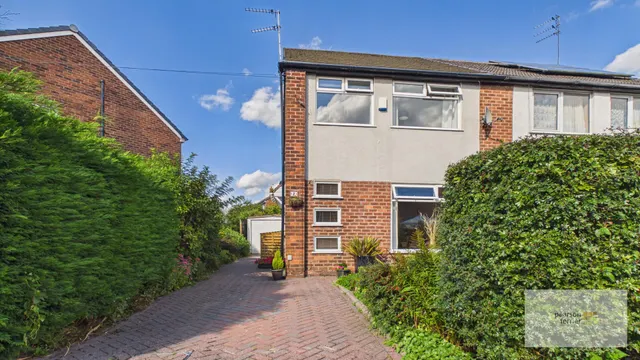 Lindrick Avenue, Whitefield, Manchester, M45 7GE, photo 1