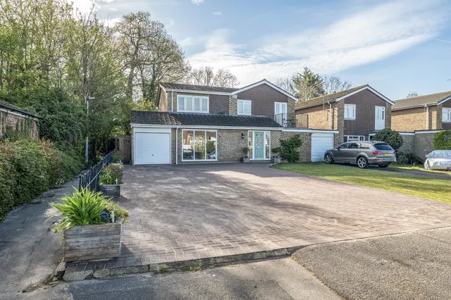 Somersby Crescent, Maidenhead, photo 1