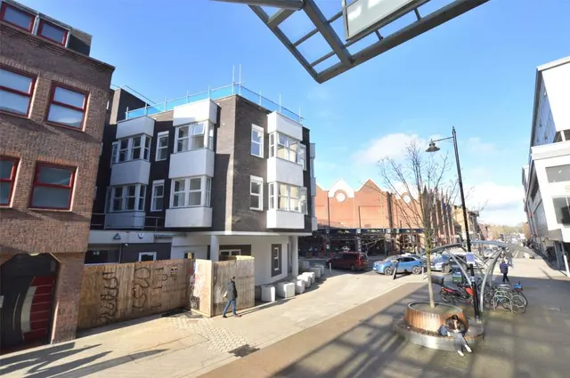 London Road, Redhill, RH1, photo 3