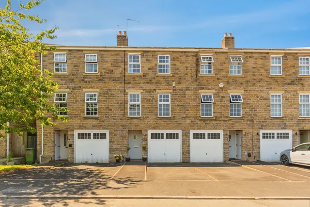 Three Counties Road, Mossley, OL5, photo 1
