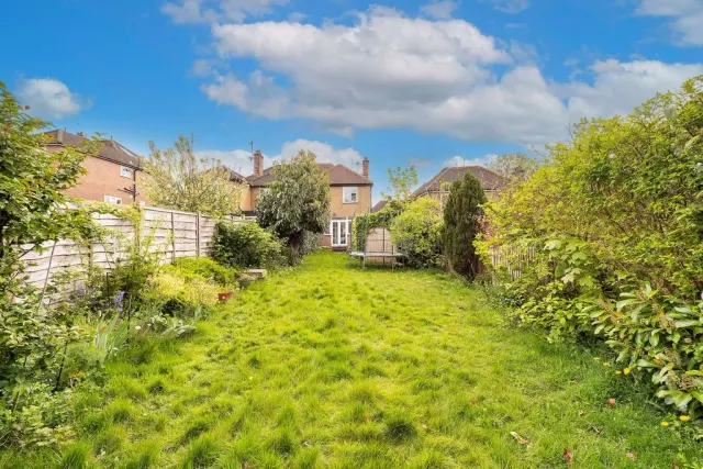 Photo 2 — Crabtree Lane, Hemel Hempstead, Hertfordshire, HP3 9EG