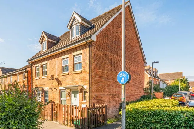 Urquhart Road, Thatcham, RG19, photo 1