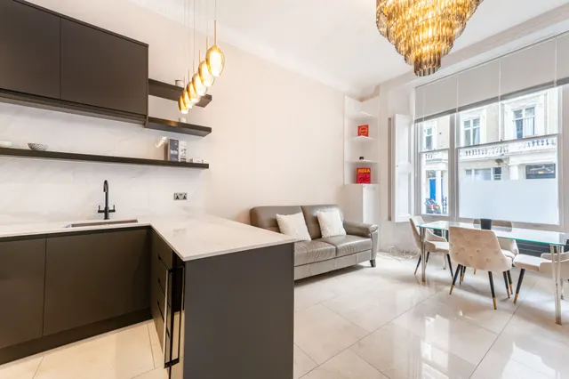 Photo 2 — Flat 1, 42 Clanricarde Gardens, London