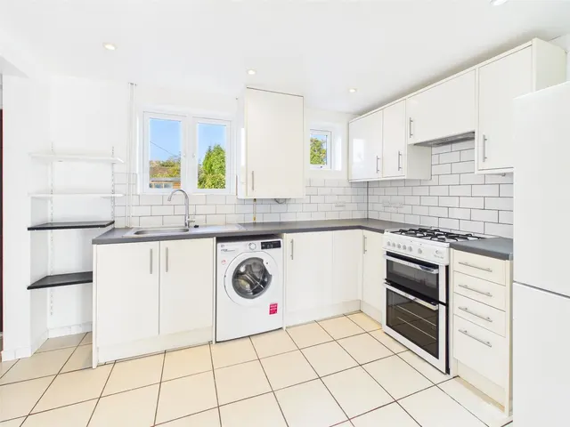 Unwin Road, Isleworth, TW7, photo 2