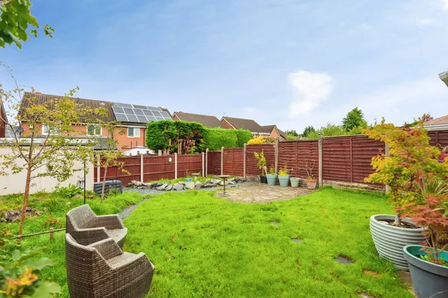 Chisledon Close, St. Helens, WA11, photo 3
