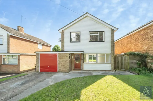 3 bedroom house — Manor Park, Maids Moreton, Buckingham, Buckinghamshire, MK18
