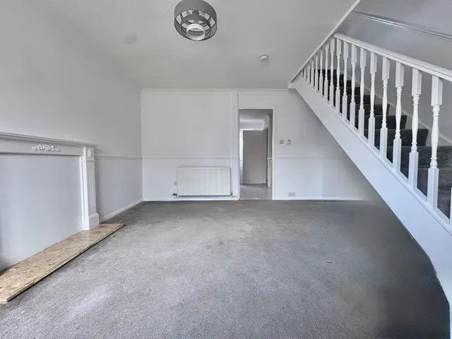 Freshbrook, SN5, photo 2