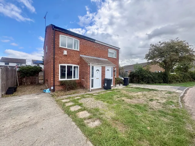 Freshbrook, SN5, photo 1