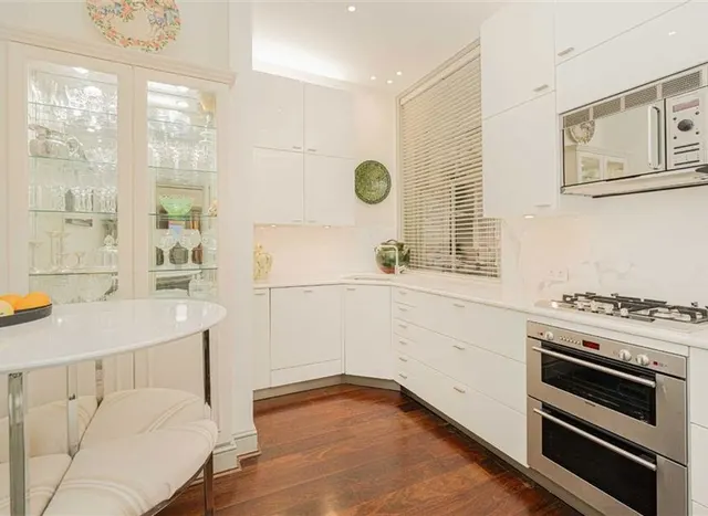 Photo 2 — Ashley Gardens, Westminster, SW1P