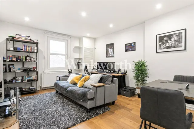 Photo 3 — Wightman Road, London, N4