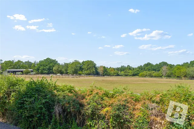 Crow Green Lane, Pilgrims Hatch, CM15, photo 2