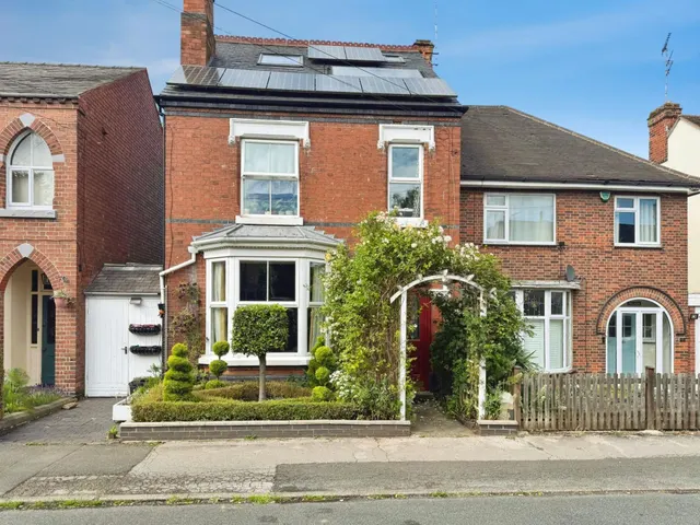 Alexandra Road, Burton-On-Trent, DE15, photo 1