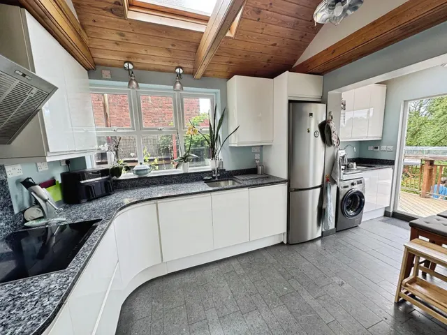 Alexandra Road, Burton-On-Trent, DE15, photo 3