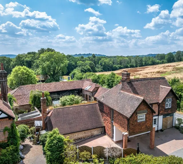 Grayswood Road, Haslemere, GU27, photo 1