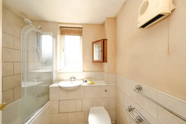 Curlew Wharf, Nottingham, NG7, photo 2