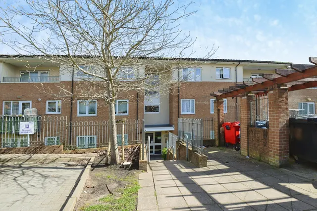 Windrush Drive, HP13, photo 1