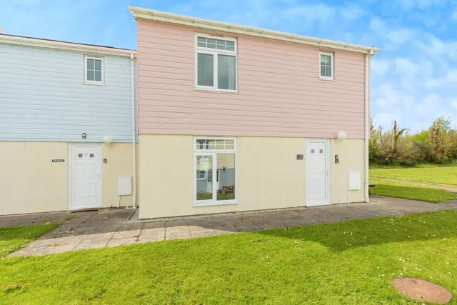 Newquay, TR8, photo 1