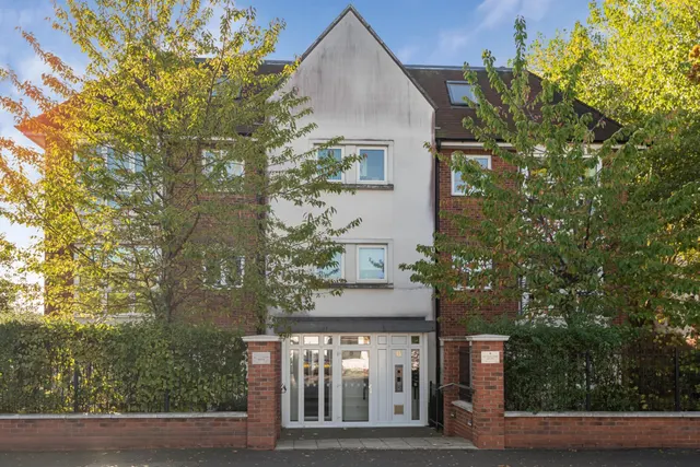 Pembroke Road, Ruislip, HA4, photo 2