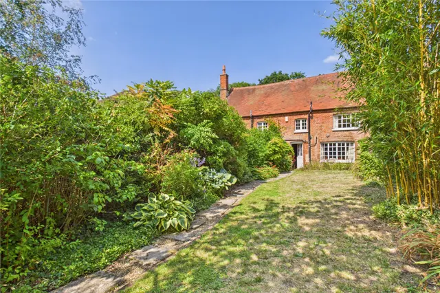 Reading Road, Padworth Common, RG7, photo 1