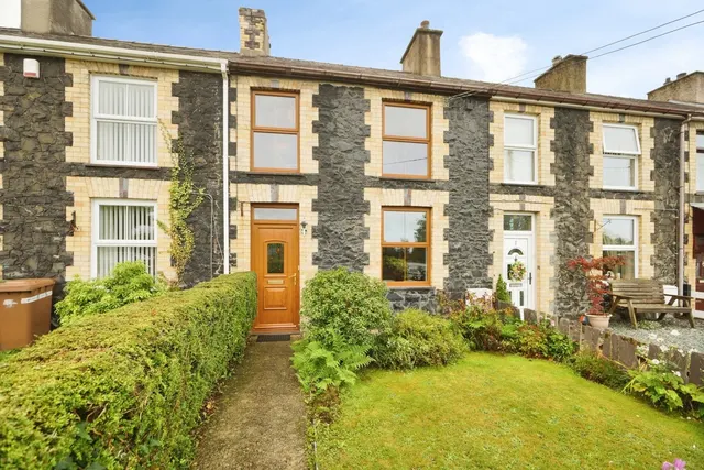 Groeslon, Caernarfon, LL54, photo 1