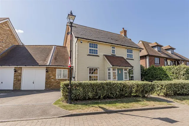 Chapman Fields, Cliffsend, Ramsgate, Kent, CT12 5LB, photo 1