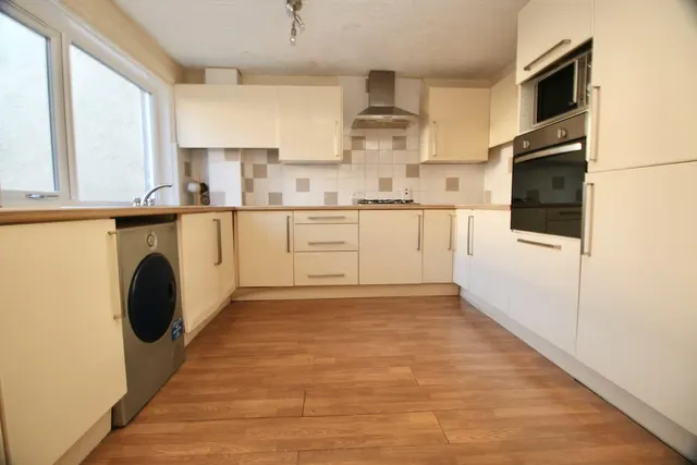 Photo 2 — Corbiston Way, Cumbernauld, G67 2JE