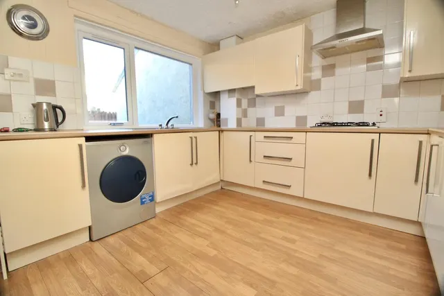 Photo 3 — Corbiston Way, Cumbernauld, G67 2JE