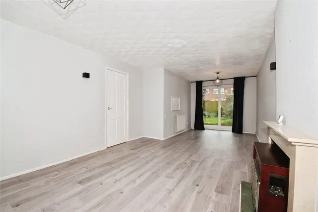 Hampton Close, Wigston, LE18, photo 2