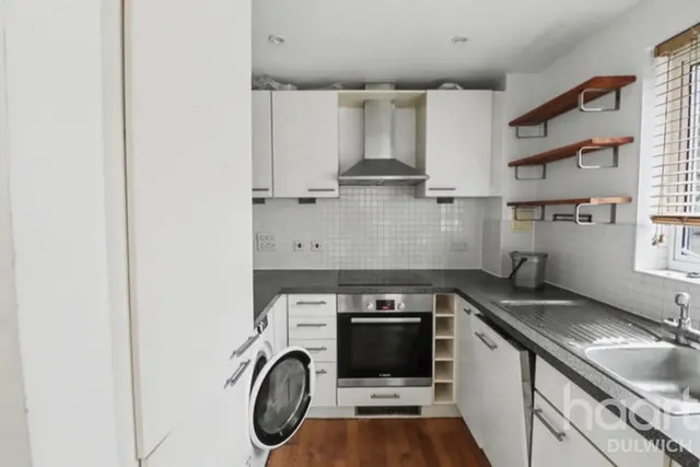 Highwood Close, London, SE22, photo 2