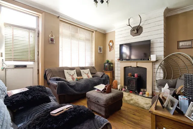 Saville Street, Cudworth, S72, photo 3